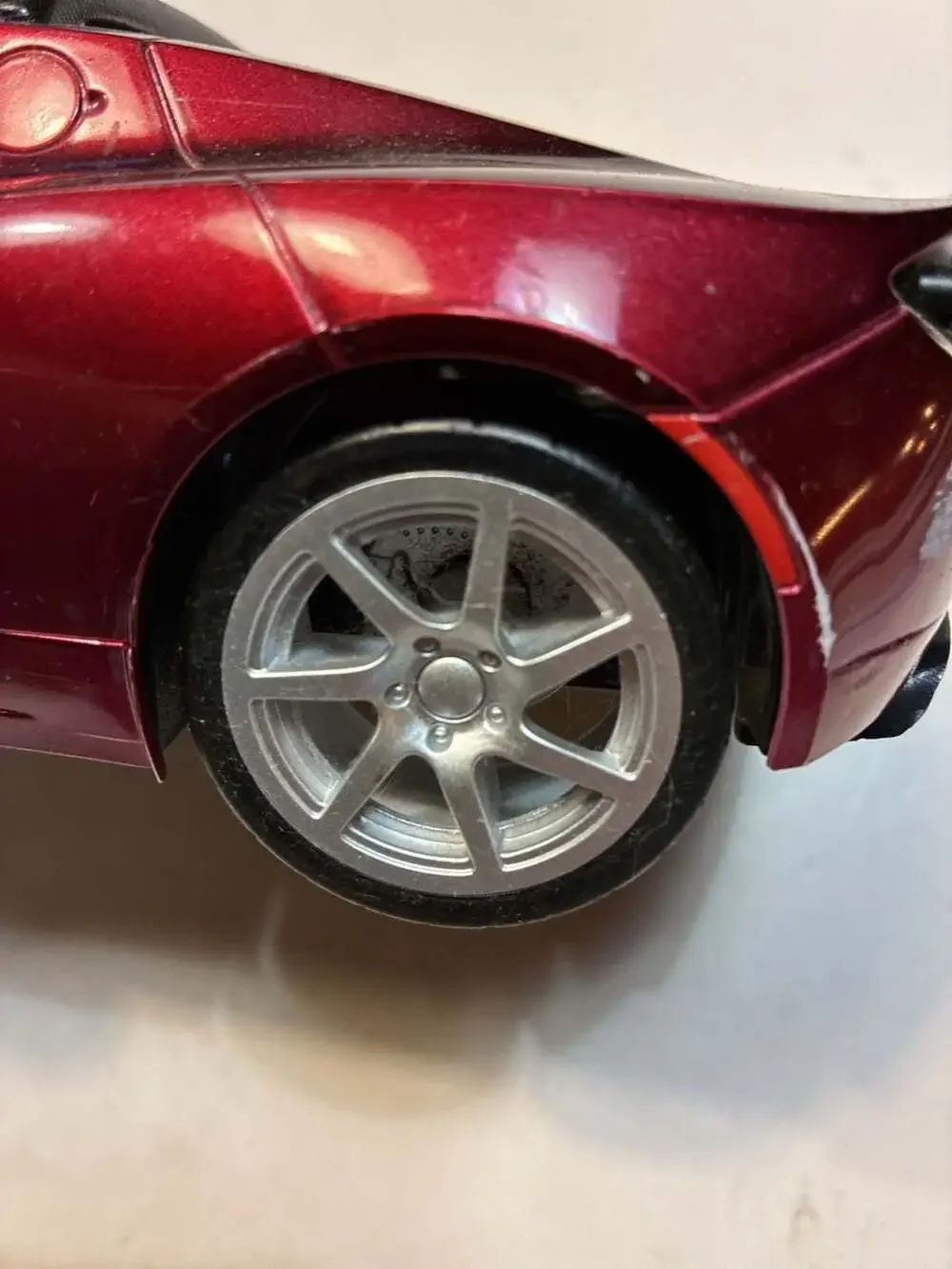 Maisto 1:24 2009 Chrysler ME Four Twelve Die Cast Car.